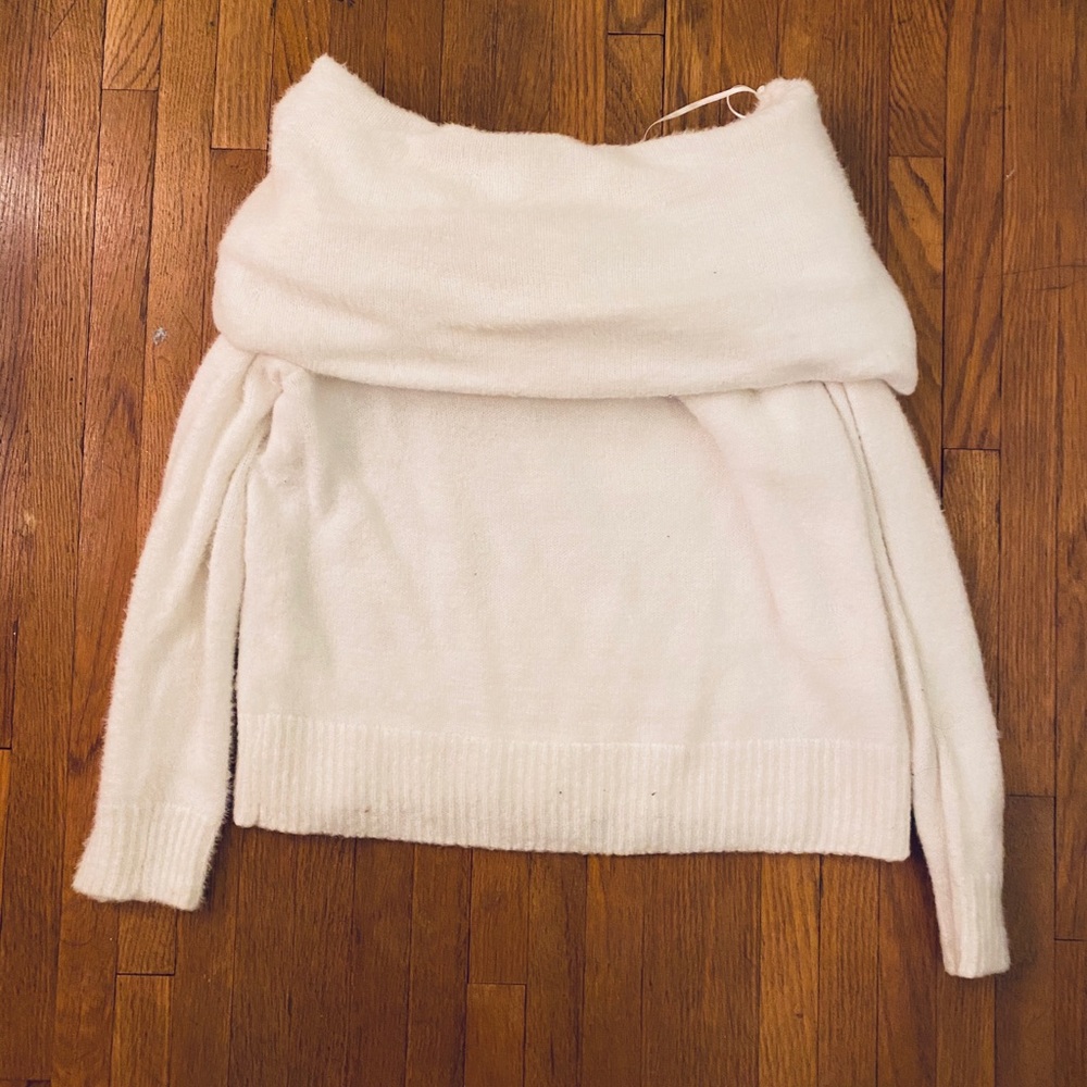 H&M off the shoulders sweater!